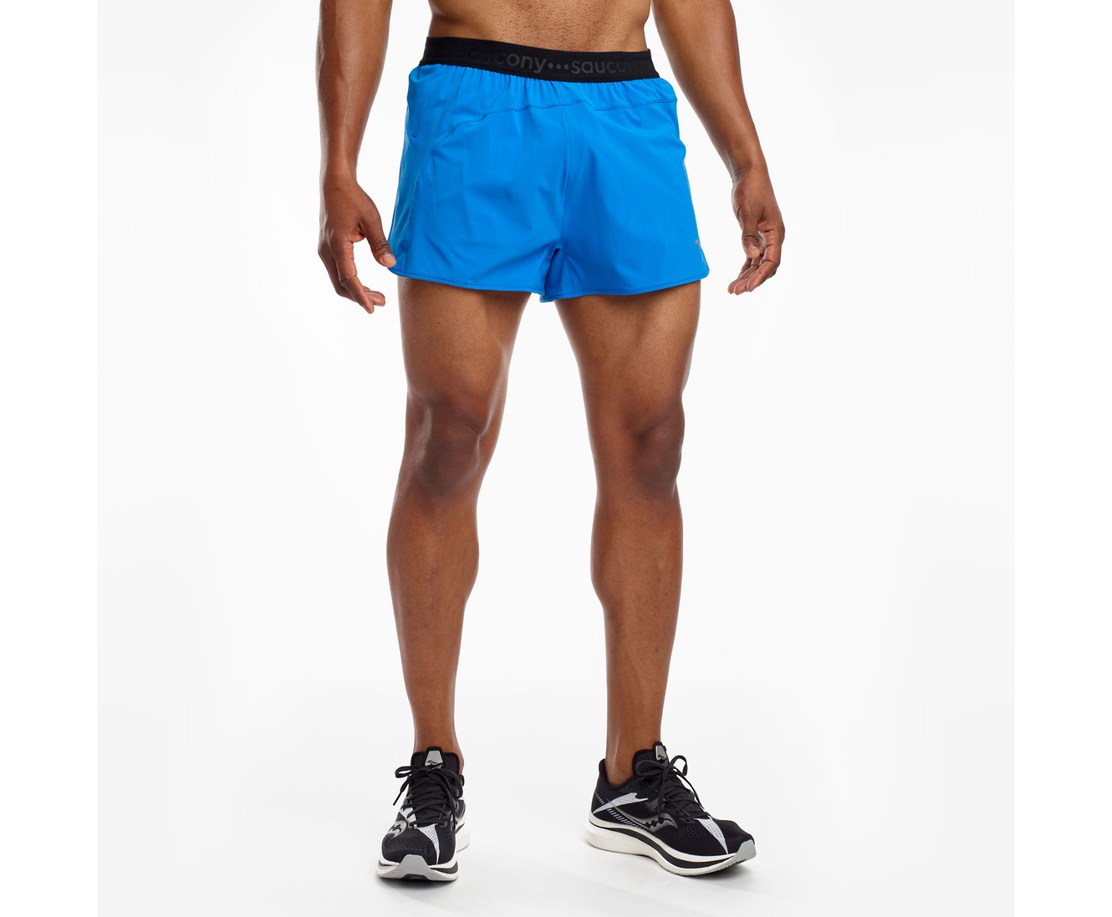 Blue Men's Saucony Outpace 2.5" Split Shorts | KMZAP5123