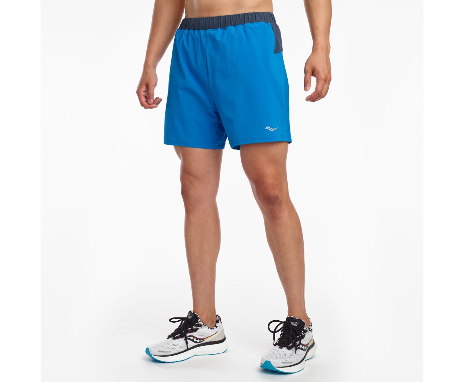 Blue Men's Saucony Outpace 5" Shorts | XGLYZ3470